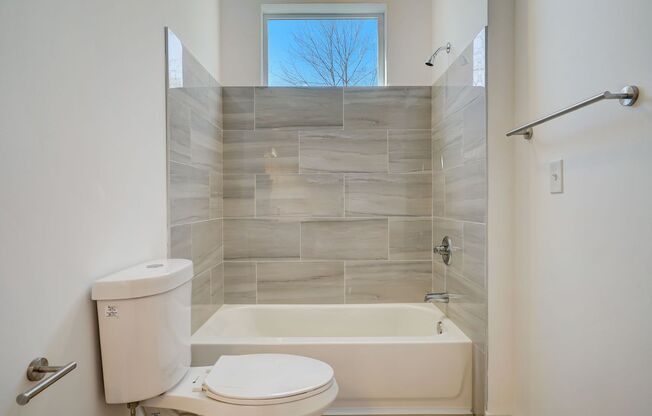 1 bed, 1 bath, 708 sqft, $1,249, Unit 301