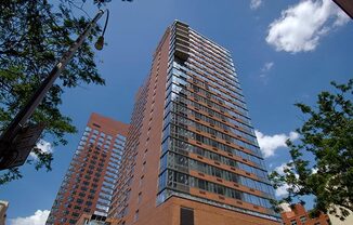 500 W 53 ST