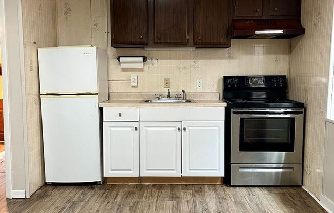 1 bed, 1 bath, 370 sqft, $875, Unit 31