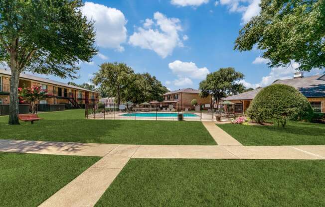 the preserve at ballantyne commons yard and swimming pool