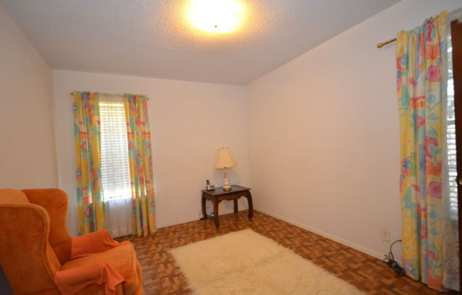 2 beds, 1 bath, $2,400