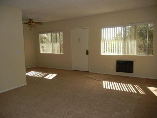 2 beds, 1 bath, $2,095, Unit 103