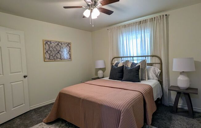 2 beds, 1 bath, 988 sqft, $1,525, Unit 124