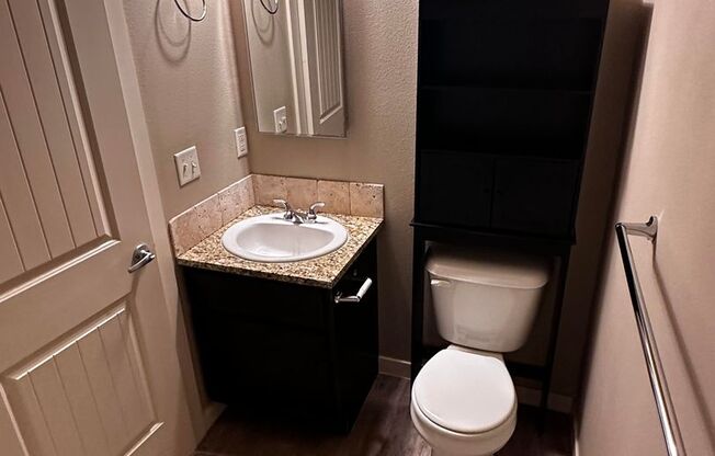 2 beds, 2 baths, 998 sqft, $1,499, Unit 101