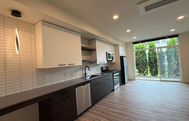 Studio, 1 bath, 578 sqft, $1,849, Unit 141