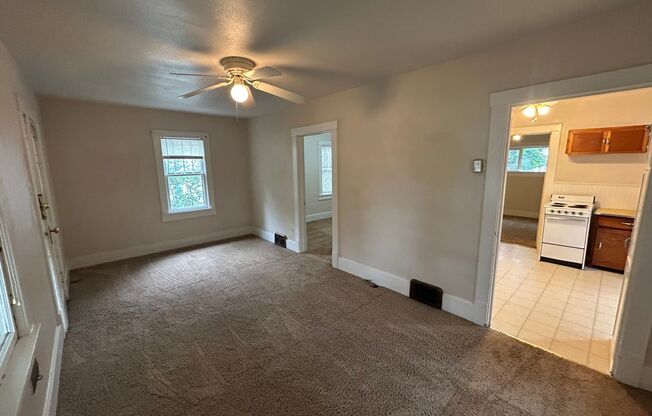 2 beds, 1 bath, $1,250