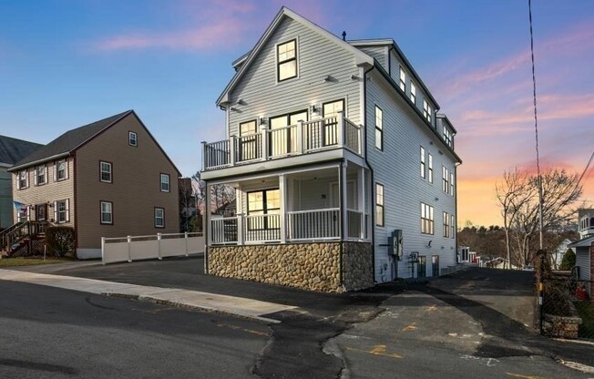 76 GRANVILLE AVE