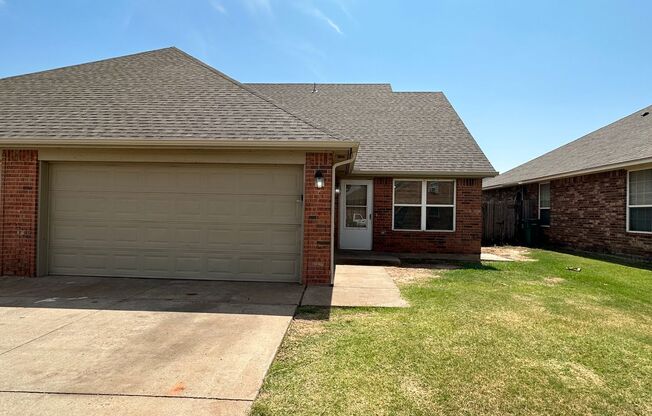 3 BEDROOM 2 BATHROOM DUPLEX - MUSTANG SCHOOL DISTRICT!!!