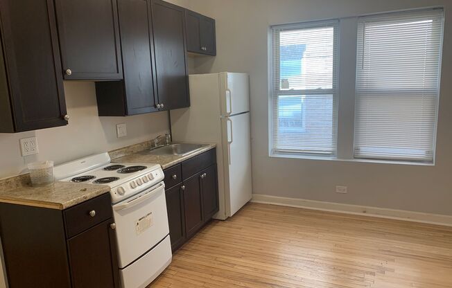 1 bed, 1 bath, $1,250, Unit 5554 #303