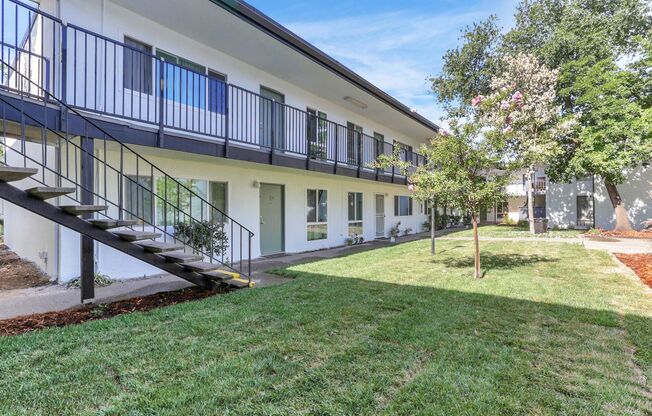 2 beds, 1 bath, 880 sqft, $1,750, Unit 110
