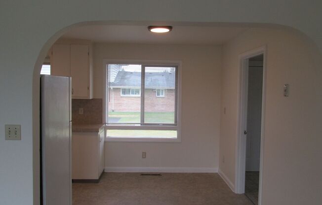 2 beds, 1 bath, $1,995