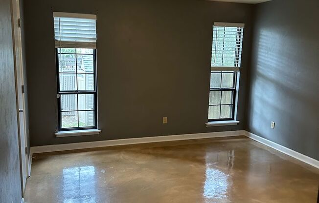 Great townhome in Brewster Estates!