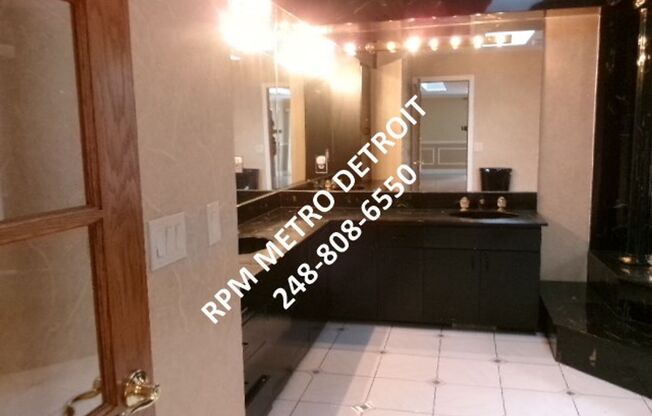 5 beds, 5.5 baths, $4,200, Unit (OM)