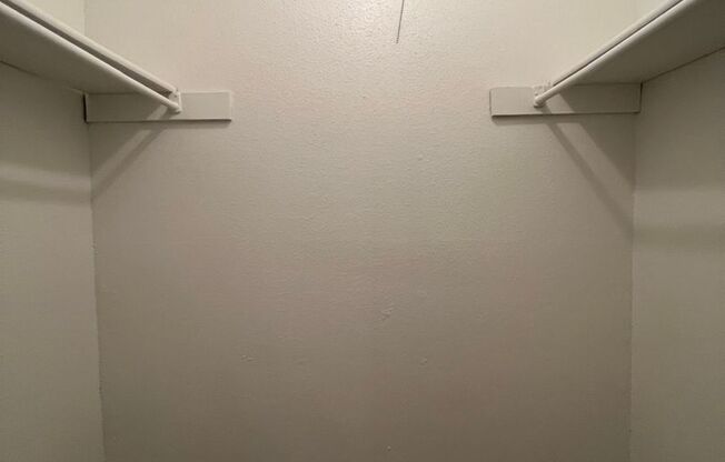 2 beds, 2 baths, 1,000 sqft, $1,275, Unit 1006