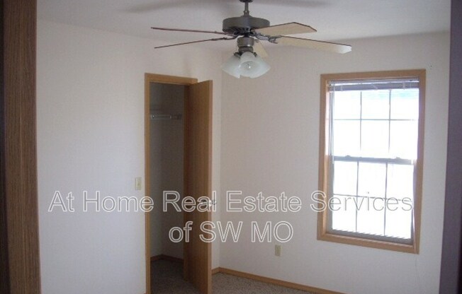 2307 W PARKVIEW