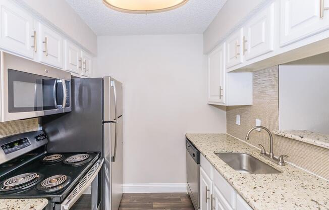 1 bed, 1.5 baths, 706 sqft, $1,160