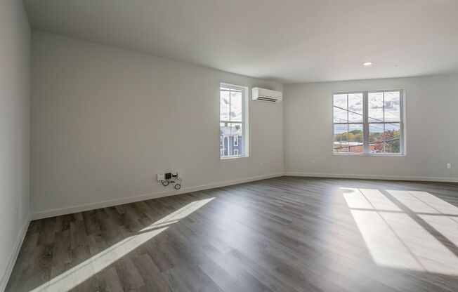 1 bed, 1 bath, 629 sqft, $1,095, Unit 301