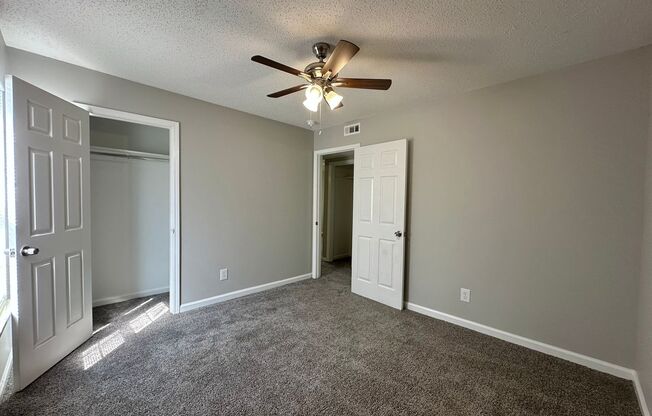 2 beds, 1 bath, 750 sqft, $1,238, Unit 1935w