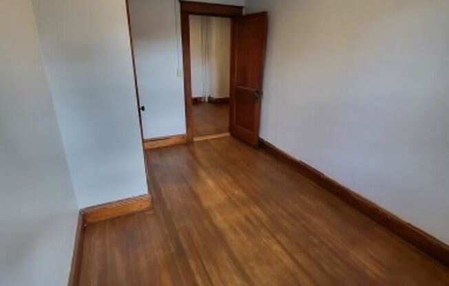 2 beds, 1 bath, $1,500, Unit Unit 2