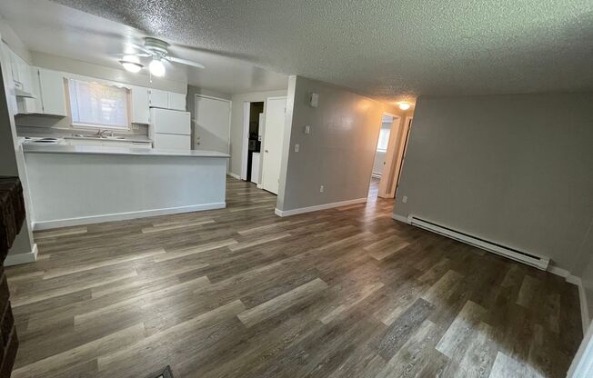 2 beds, 1 bath, 780 sqft, $1,195, Unit 43