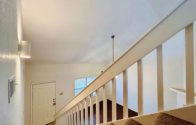 801 VALLEY VIEW DR
