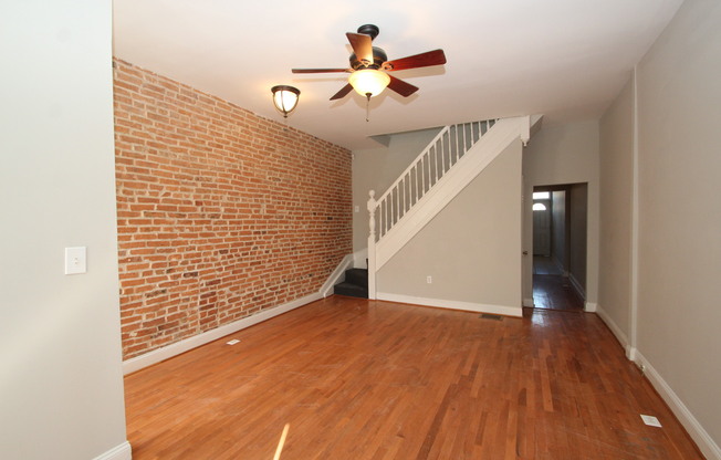 Updated & Lovely Harwood 3bd/1ba rowhome w/ CAC! Available 6/1