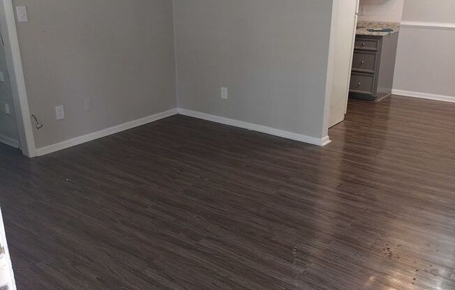 1 bed, 1 bath, 616 sqft, $878, Unit 21