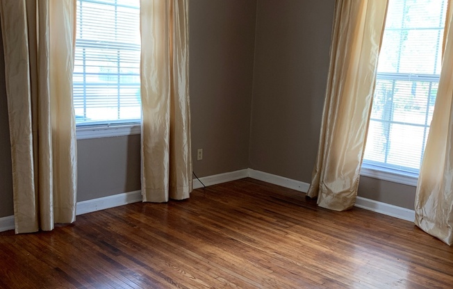 2 beds, 1 bath, $1,000