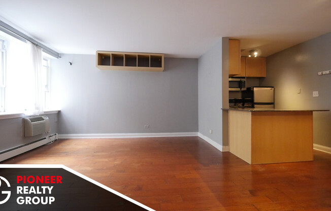 625 W Wrightwood 202