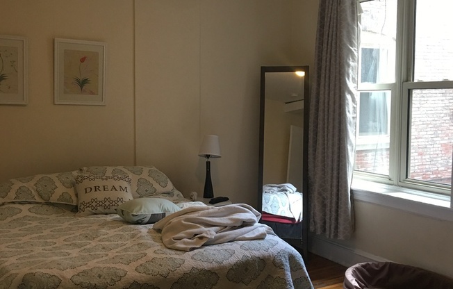 3 beds, 1 bath, 1,400 sqft, $1,595, Unit 4532-B14