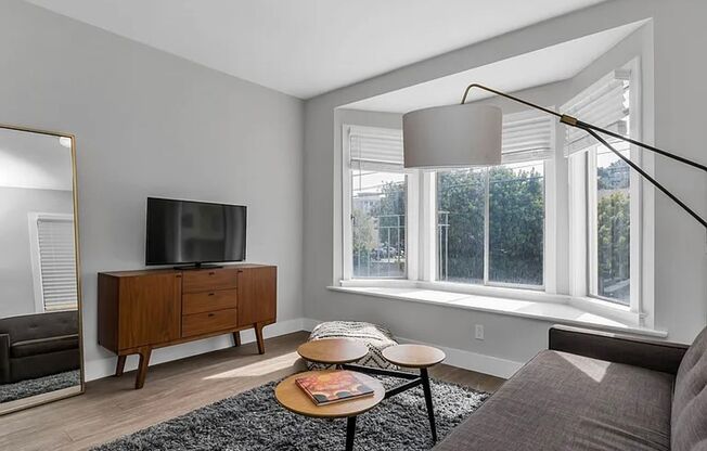 40 Tiffany Avenue (1288r)