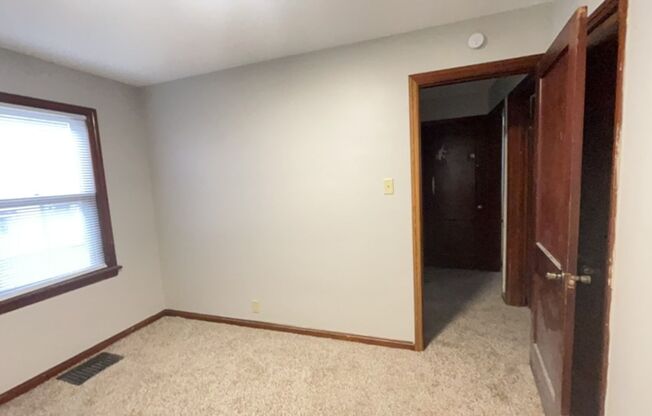 2 beds, 1 bath, $1,200