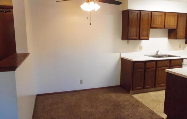 1 bed, 1 bath, 725 sqft, $775