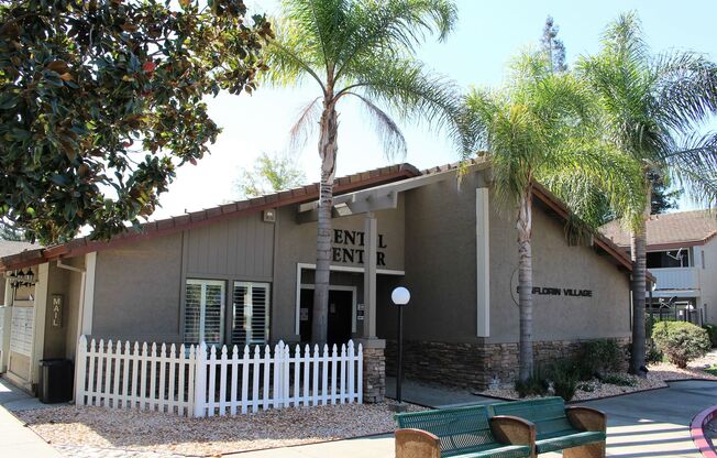 2 beds, 1 bath, 889 sqft, $1,795, Unit 06N