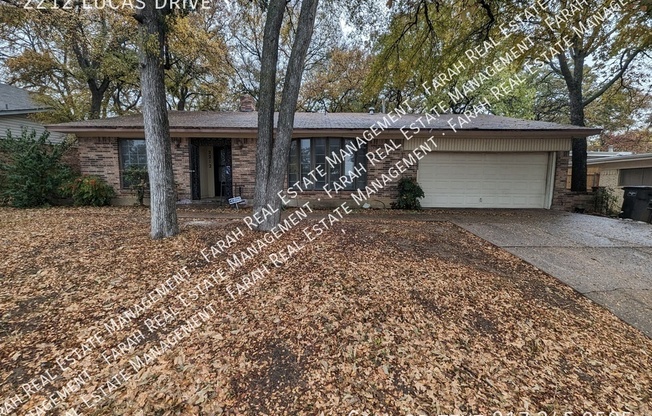 2212 LUCAS DR