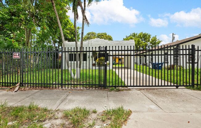 Spacious 3BR/1BA Single-Family Home – Central Miami