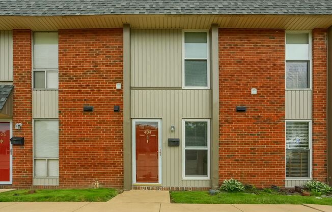 UPDATED 2 BEDROOM CONDO - Heart of Moon Township