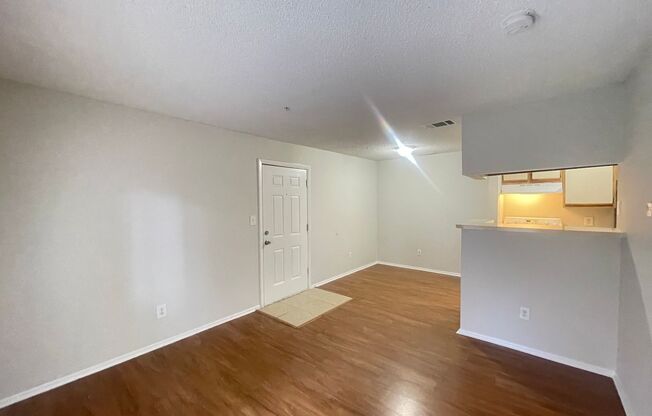 1 Bed / 1 Bath Condo in Gated Comm. In Altamonte Springs, Available Now!!