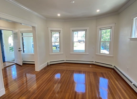 126 WINSOR AVE