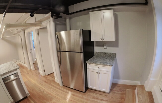 3 beds, 1 bath, $3,800, Unit B