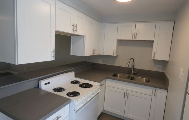 2 beds, 1.5 baths, 805 sqft, $2,195, Unit 15
