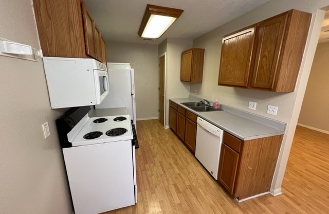 1636 Post Road
