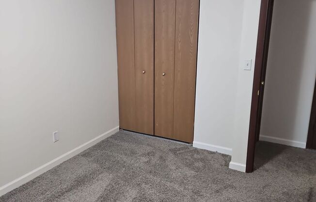 Lakeland Apartments