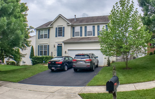 Large 4BR plus office, 3.5 BA,  2-car garage