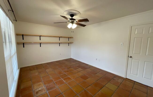 3 beds, 2 baths, $1,650