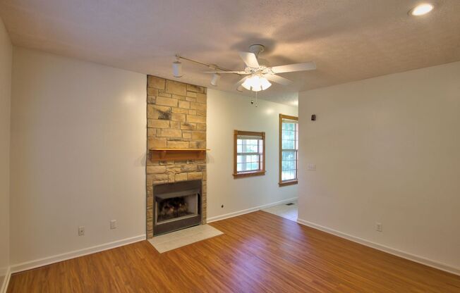3 beds, 2 baths, 1,700 sqft, $1,999, Unit GP - 2717