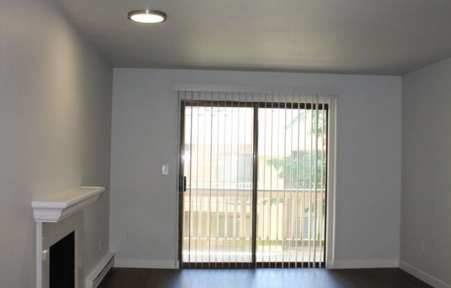 2 beds, 1.5 baths, 920 sqft, $2,075, Unit N203