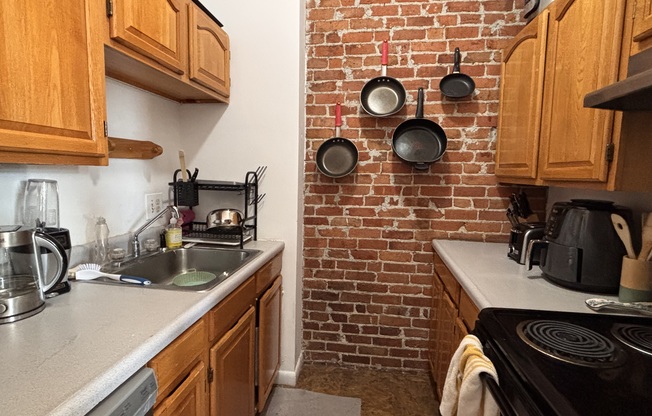 3 beds, 1.5 baths, $5,400, Unit 11