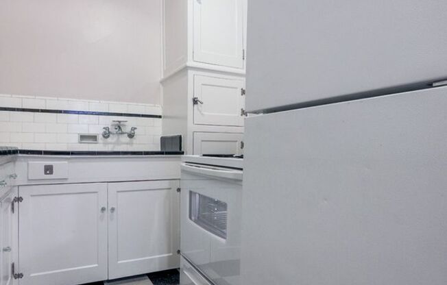1 bed, 1 bath, 630 sqft, $1,550, Unit 201