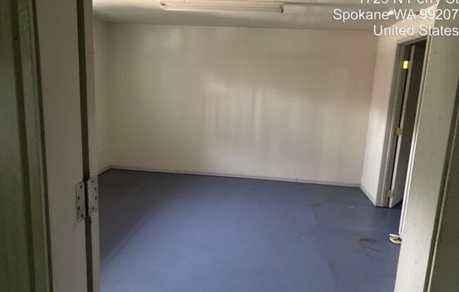 2 beds, 1 bath, $1,300